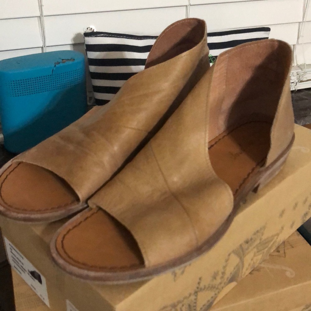 Free People sandals